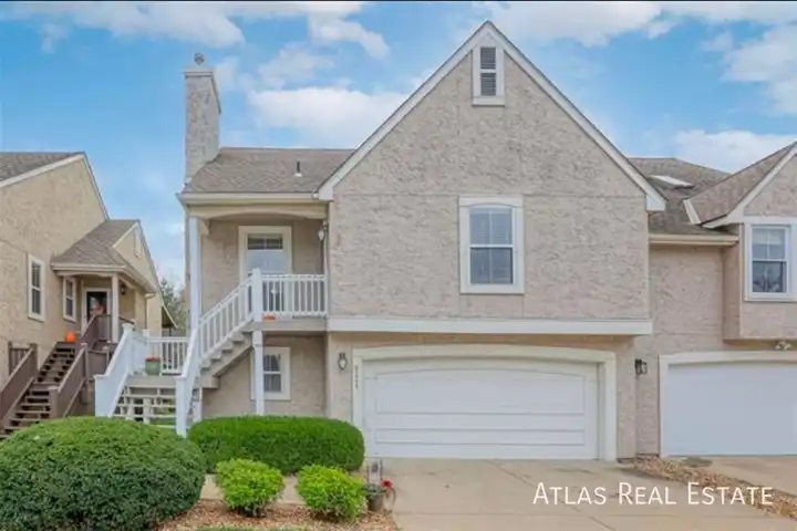 9241 Loiret Blvd - Lenexa, KS | Rent.