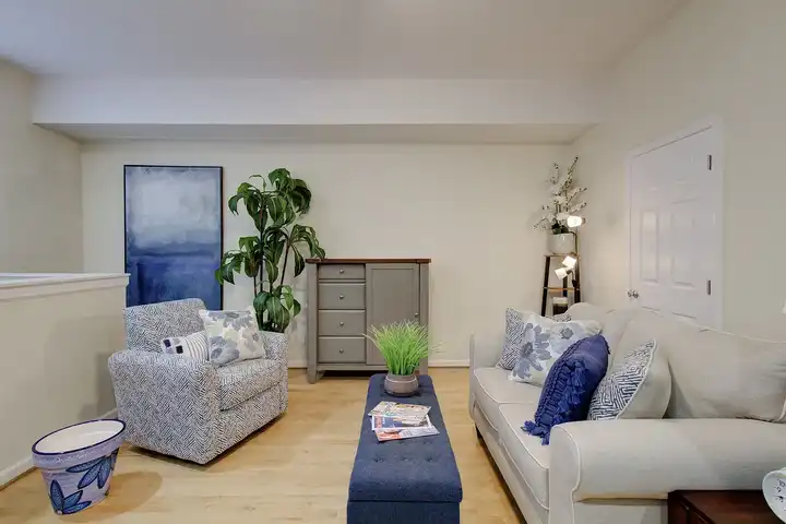 Garland Rodes Apartments - 2244 Rivermont Ave - Lynchburg, VA | Rent.