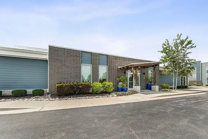 Lofts at Fox Ridge - 200 N Foxridge Dr - Raymore, MO | Rent.