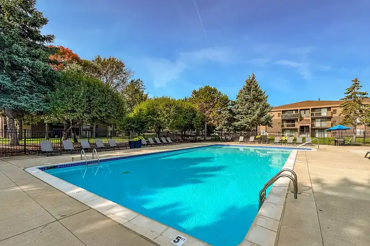 Lakeside Village Apartments - 15770 Lakeside Village Dr - Clinton ...