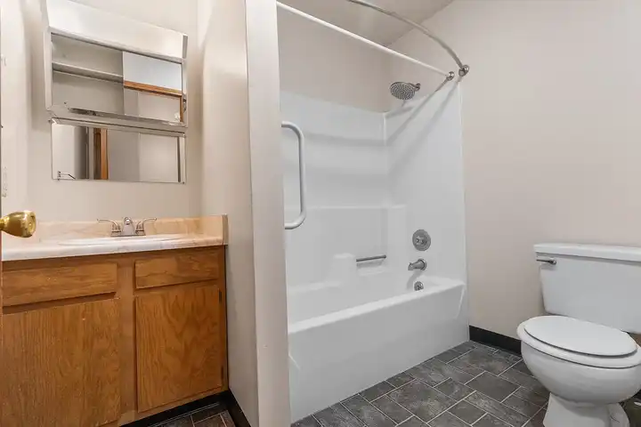 Northgate Apartments - 652 Northgate Cir - Rochester, IN | Rent.
