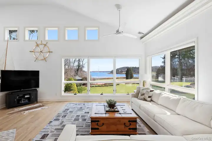 61 Factory Pond Rd - Locust Valley, NY | Rent.