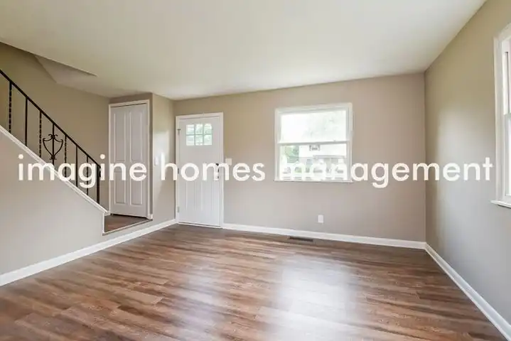 4372 Elmhurst Dr - Stow, OH | Rent.
