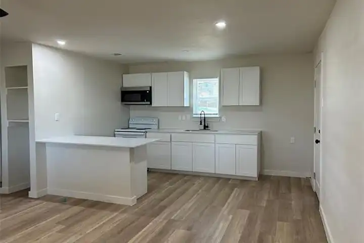 1811 Pelican Oval W - Azle, TX | Rent.