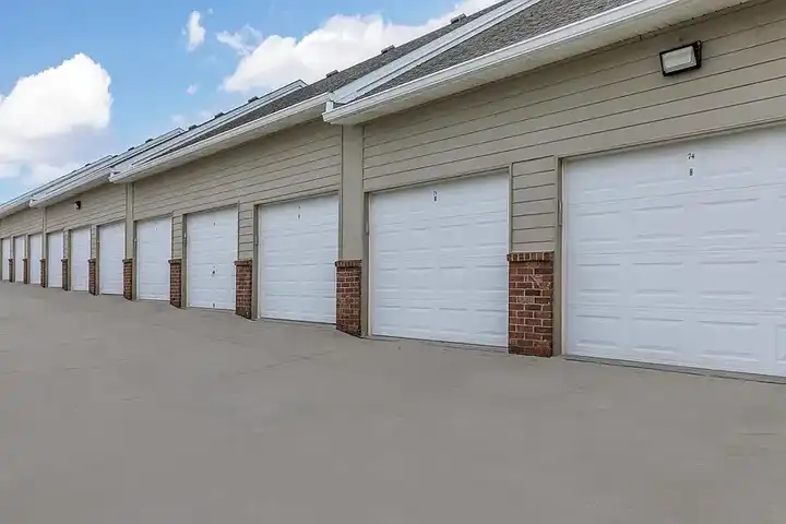 Springhill Ridge Apartments - 15735 Rosewood St - Omaha, NE | Rent.