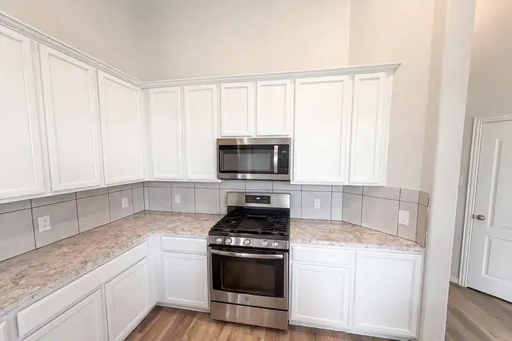 9605 Blue Bonnet Dr - Texas City, TX | Rent.