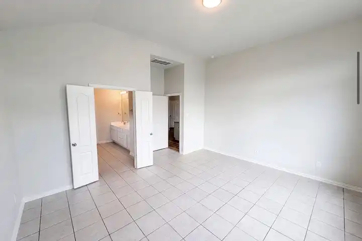 9605 Blue Bonnet Dr - Texas City, TX | Rent.