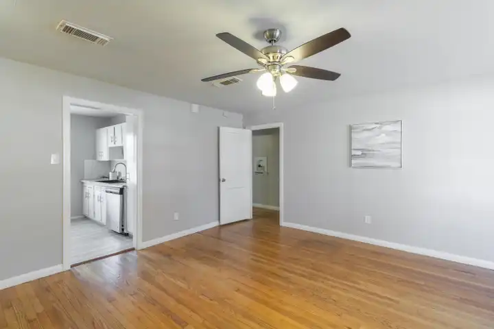 313 Evans St - Angleton, TX | Rent.