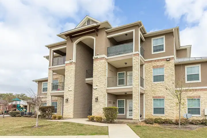Masters Ranch Apartments - 3435 E Southcross Blvd - San Antonio, TX | Rent.
