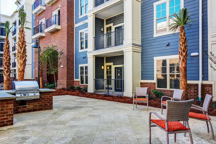 215 Promenade Vista Street
