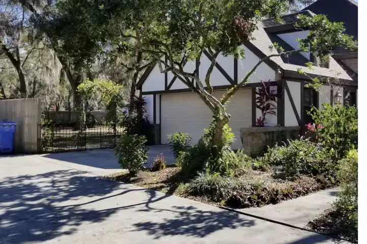915 Oak Regency Ln - Brandon, FL | Rent.
