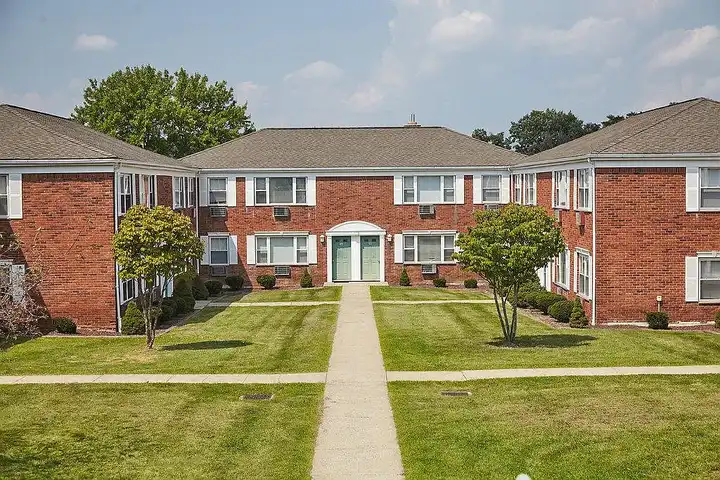 Ridgefield Apartments - 6 Jackman Dr - Poughkeepsie, NY | Rent.