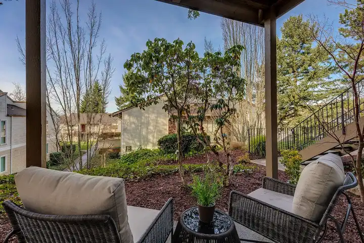 The Berkshire - 1300 S Eagle Ridge Dr - Renton, WA | Rent.