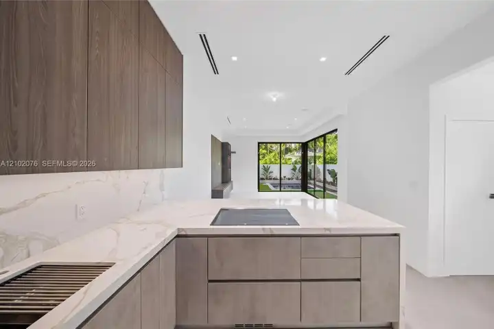 2710 S Le Jeune Rd - Coral Gables, FL | Rent.
