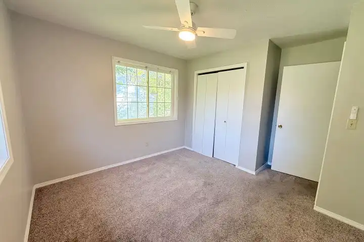 1122 West Ave unit Upper - Normal, IL | Rent.