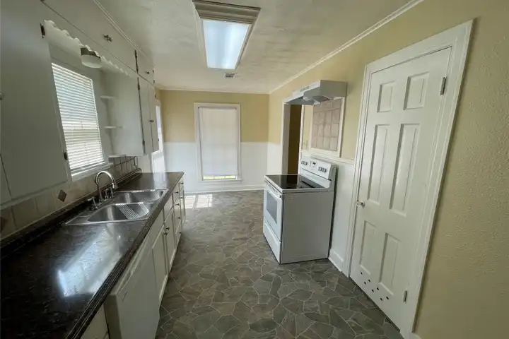1033 N Lockhart St - Sherman, TX | Rent.