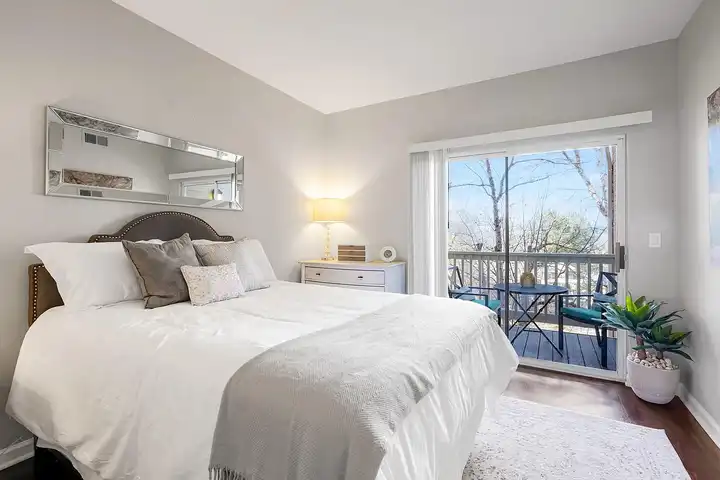 The Bluffs at Highlands Ranch - 600 W County Line Rd - Highlands Ranch ...
