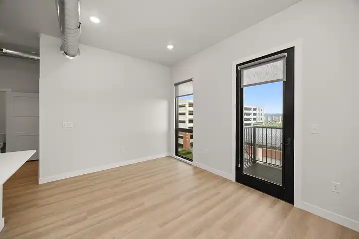 The Deco - 1301 Mulberry St - Des Moines, IA | Rent.