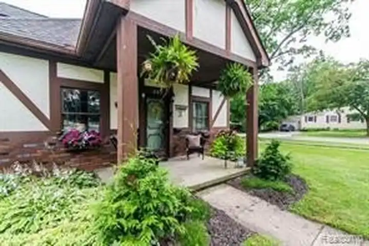 357 Riddle St - Howell, MI | Rent.