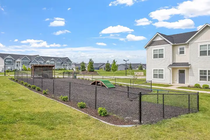 Bauer Crossings - 4638 Rockport Dr - Hudsonville, MI | Rent.