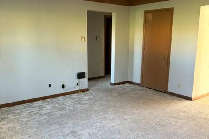 2010 Cedar St unit 1 - Muscatine, IA | Rent.