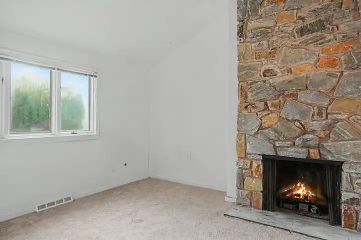 33 Harvey Ln - Newtown Square, PA | Rent.