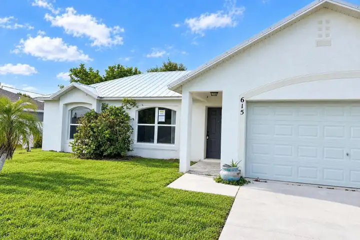 615 SW Lakehurst Dr - Port Saint Lucie, FL | Rent.