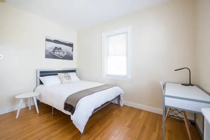 8 Eliot Ave unit 3 Room D - Brookline, MA | Rent.