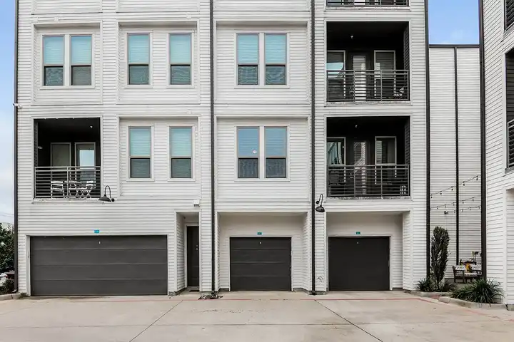 8025 Forest Ln Dallas Tx 75243