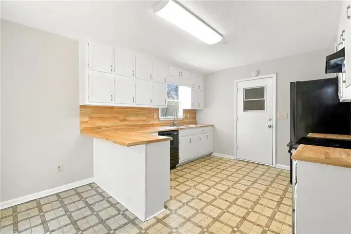 35 Helen Ln - Stockbridge, GA | Rent.