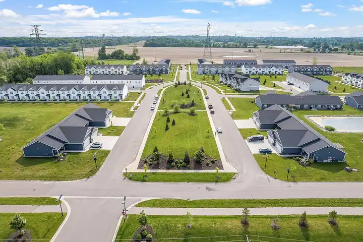 Bauer Crossings - 4638 Rockport Dr - Hudsonville, MI | Rent.