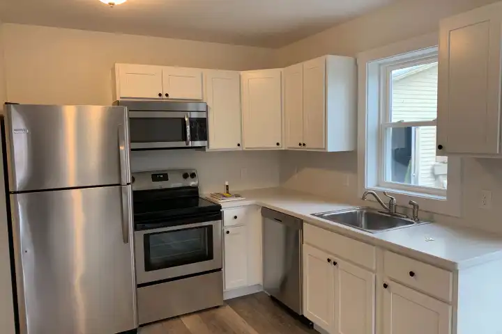 88 Upper Main St - 88 Upper Main St unit 3 - Morristown, VT | Rent.