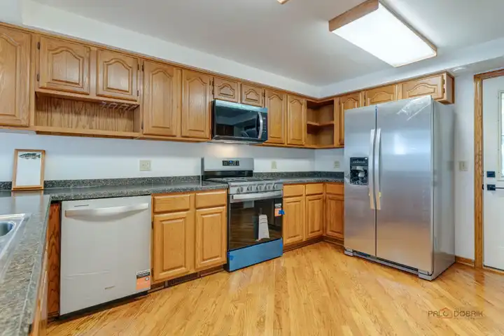 42385 N Woodbine Ave - Antioch, IL | Rent.