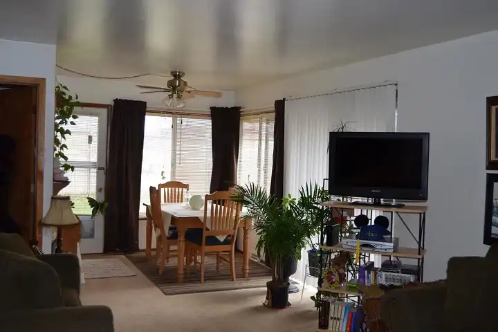 Windpoint Apartments - 4042 N Main St - Racine, WI | Rent.