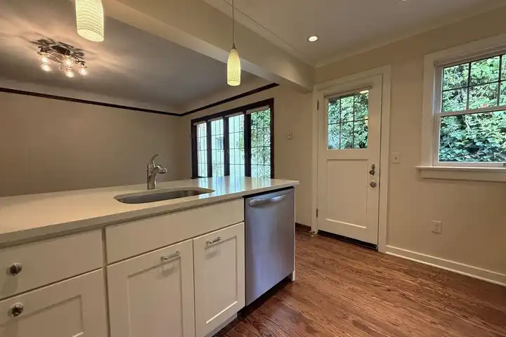 1108 9th Ave W unit 10 - Seattle, WA | Rent.