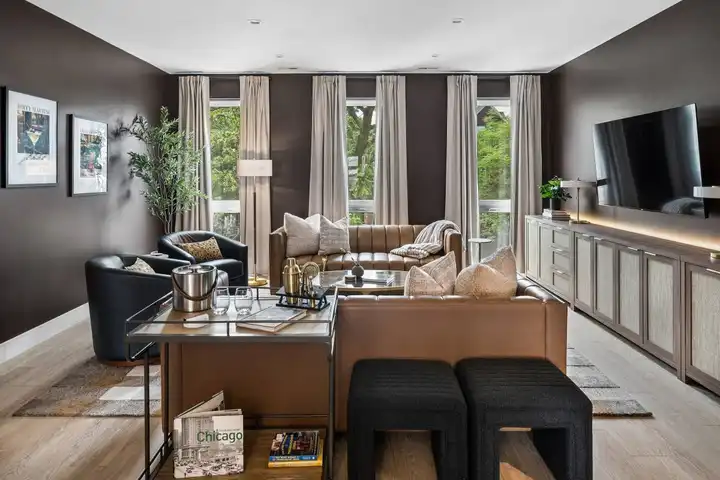 1124 W Addison St - Chicago, IL | Rent.