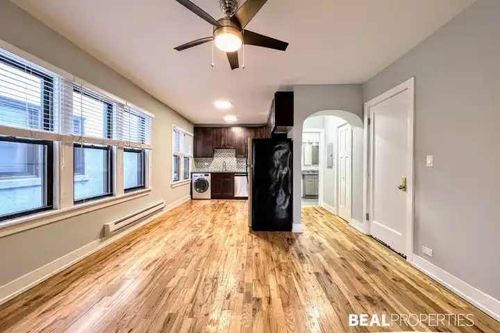 811 Elm St unit 2 Bed - Winnetka, IL | Rent.