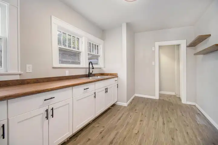 11 S Broad St - Battle Creek, MI | Rent.