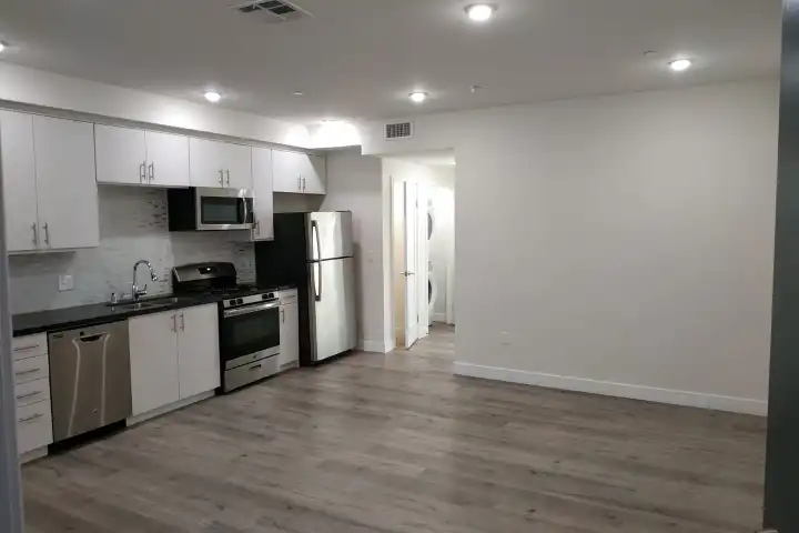18529 Calvert St unit 207 - Los Angeles, CA | Rent.