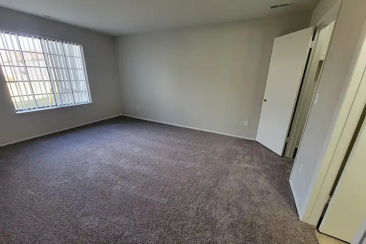 Garfield Commons - 17673 Kingsbrooke Cir - Clinton Township, MI | Rent.