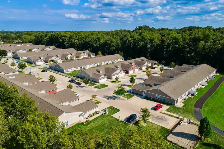Redwood Fort Wayne Maplecrest Road - 5450 Kinzie Ct - Fort Wayne, IN ...