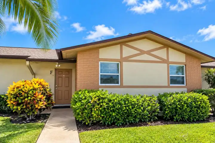 2832 CROSLEY Drive W #F - West Palm Beach, FL | Rent.
