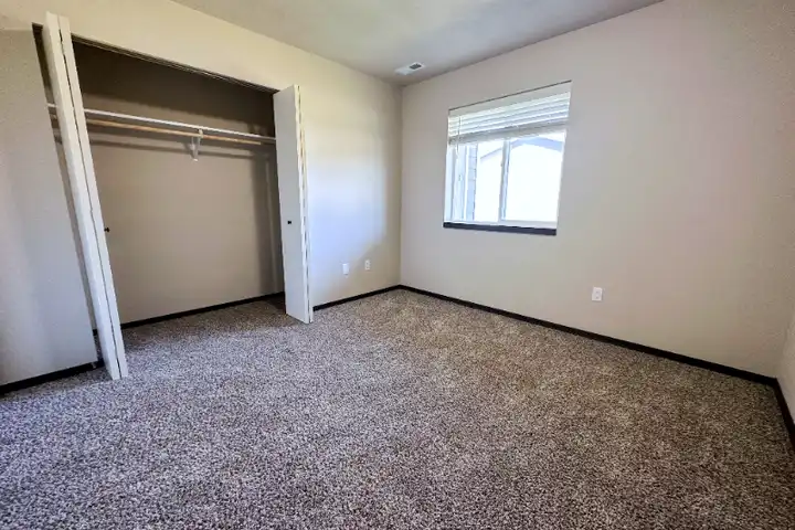 2230 N Main Ave unit 6 - Tea, SD | Rent.