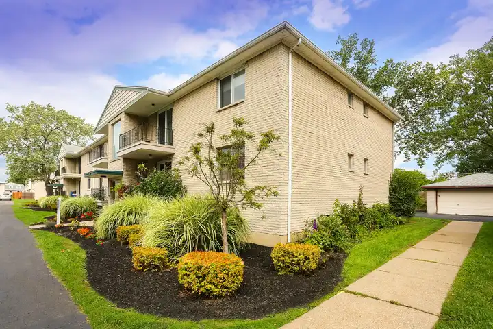 Chestnut Ridge - 4280 Chestnut Ridge Rd - Buffalo, NY | Rent.