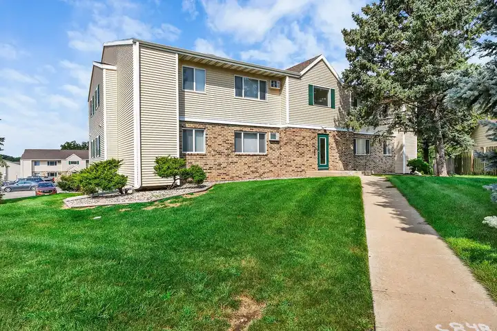 Ridgeview Heights - 3166 Ridgeway Ave - Madison, WI | Rent.