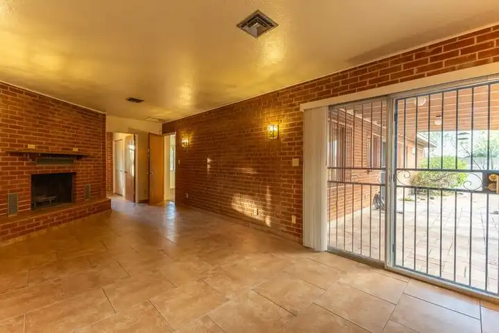 2010 N Vine Ave - Tucson, AZ | Rent.
