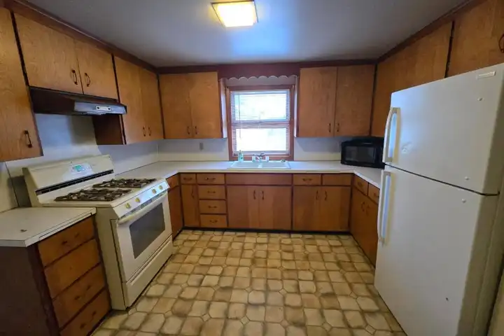 210 Hendricks St - Merrill, WI | Rent.