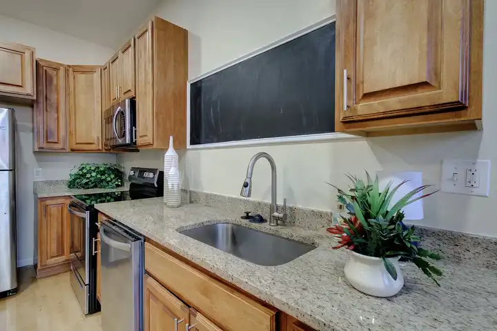 Garland Rodes Apartments - 2244 Rivermont Ave - Lynchburg, VA | Rent.