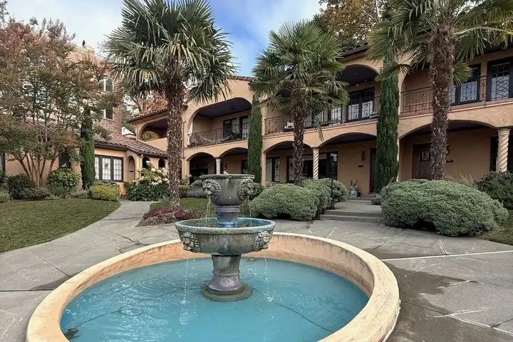 1108 9th Ave W unit 10 - Seattle, WA | Rent.