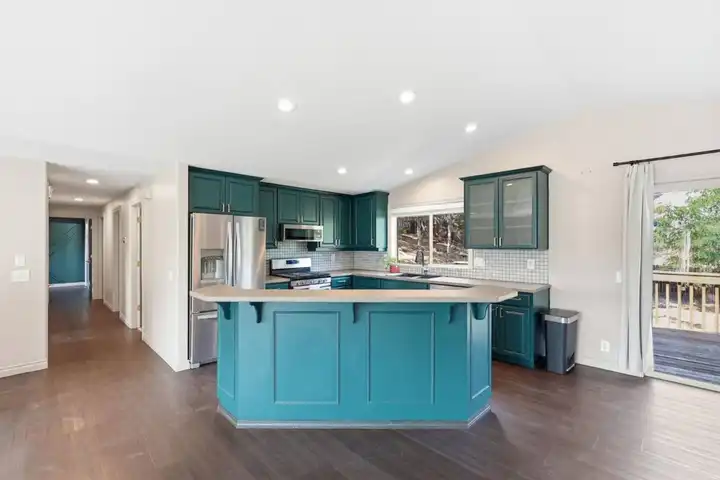 3037 NE Purcell Blvd - Bend, OR | Rent.